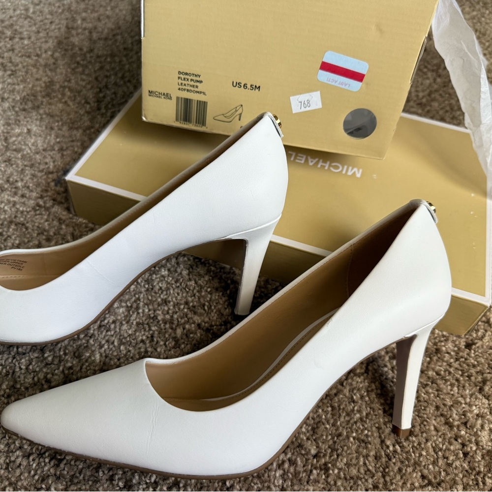 Michael Kors Classic White Heels - Picture 6 of 6